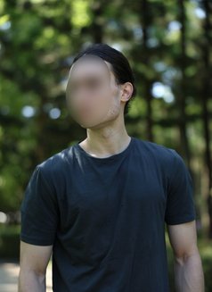 Max - Male escort in Madrid Photo 4 of 6