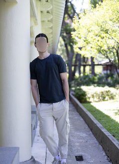 Max - Male escort in Madrid Photo 6 of 6