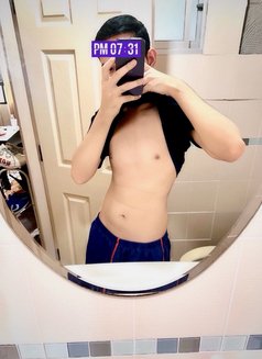 Max - Male escort in Bangkok Photo 3 of 4