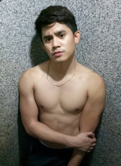 Max - Acompañantes masculino in Singapore Photo 2 of 7