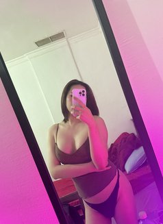 Max vell - Transsexual escort in Kuwait Photo 7 of 9