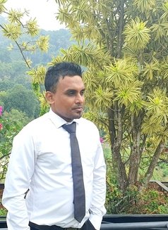 Maxan For VIP - Male escort in Colombo Photo 4 of 4
