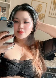 Maxee Lee - escort in Cebu City Photo 3 of 5