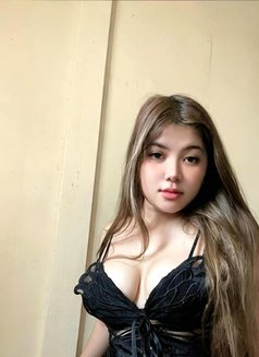 Maxee Lee - escort in Cebu City Photo 4 of 5