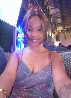 Maxi - escort in Nairobi Photo 2 of 2