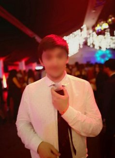 Maximilian - Male escort in Da Nang Photo 1 of 4