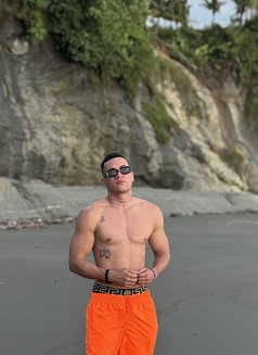 Maximiliano Brown - Male escort in Dubai Photo 1 of 6