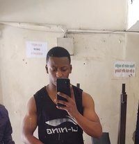 MAXIMUS - Male companion in Nairobi