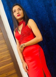 Maxina - Transsexual escort in Bangalore Photo 4 of 5