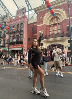 MAXINE BIGCOCK WITH POPPERS AND ON PREP - Transsexual escort in Singapore Photo 10 of 11