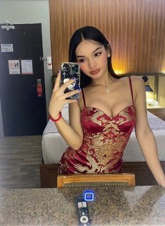 Maxine - Transsexual escort in Makati City Photo 11 of 11