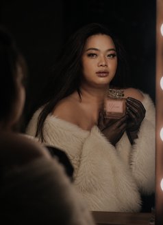 Maxine - Transsexual escort in Manila Photo 1 of 3