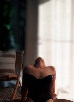 Maxine - companion in Cape Town Photo 8 of 11