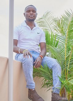 Maxray - masseur in Nairobi Photo 1 of 1
