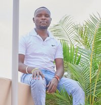 Maxray - masseur in Nairobi