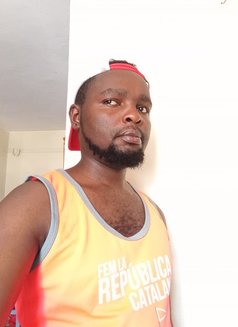 Maxray - masseur in Nairobi Photo 3 of 3