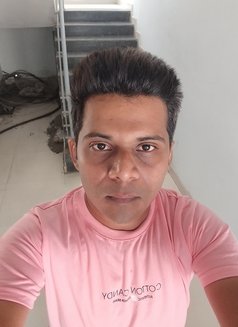 Maxwell - Male escort in Pune Photo 2 of 3