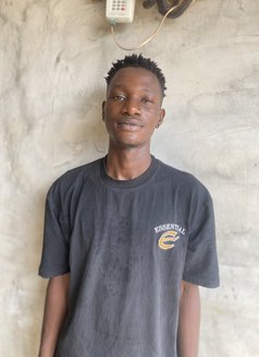 Maxwell - Acompañantes transexual in Abuja Photo 2 of 3