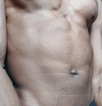 Maxwell - Male escort in İstanbul