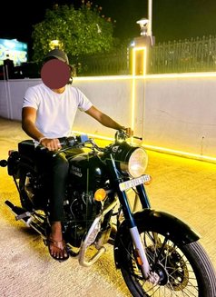 Maxx - Male escort in Pune Photo 2 of 4