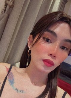 Maxxie - Transsexual escort in Riyadh Photo 5 of 6