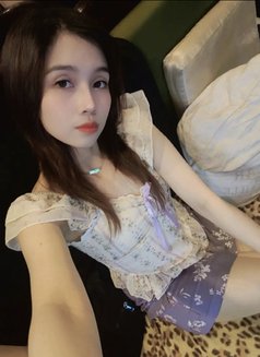 Maxxine - escort in Manila Photo 1 of 5