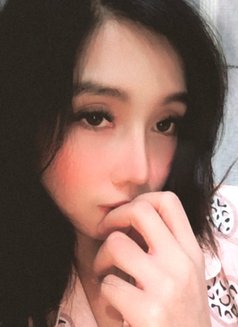 Maxxine - escort in Manila Photo 4 of 5