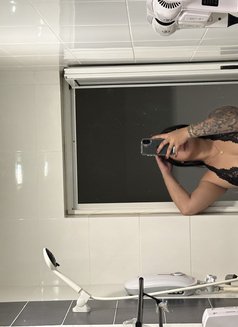 Maxy69 - escort in Manila Photo 4 of 5