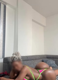 Harriet - escort in Dubai Photo 6 of 12
