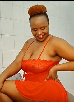 May - puta in Nairobi Photo 2 of 5
