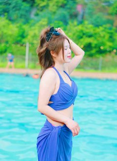 Có thể may mắn - escort in Abu Dhabi Photo 1 of 5