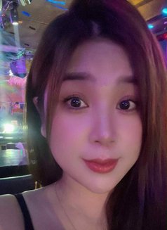Có thể may mắn - escort in Abu Dhabi Photo 3 of 5
