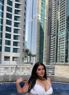 Maya - puta in Dubai Photo 2 of 5