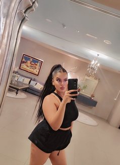 Maya - puta in Dubai Photo 4 of 5