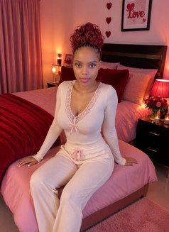 Maya - escort in Al Manama Photo 6 of 7