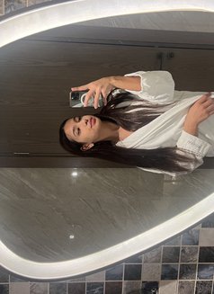 Maya - Transsexual escort in İstanbul Photo 6 of 9