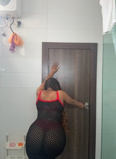 Maya - escort in Abidjan Photo 4 of 5