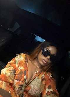 Maya - escort in Abidjan Photo 5 of 7