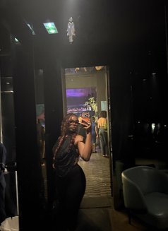 Maya - escort in Abidjan Photo 6 of 7