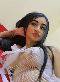 Maya - escort in Abu Dhabi Photo 4 of 5
