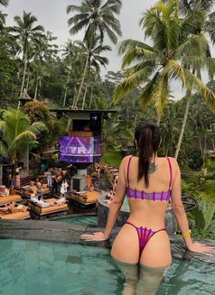 Maya - escort in Dubai Photo 3 of 13