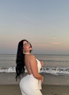 Maya - puta in London Photo 9 of 18