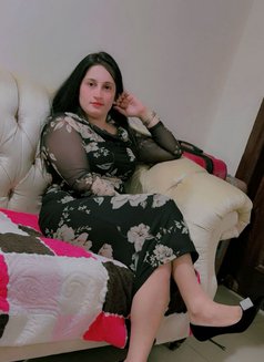 Maya Busty Milf - escort in Sharjah Photo 1 of 4