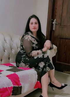 Maya Busty Milf - escort in Sharjah Photo 2 of 4