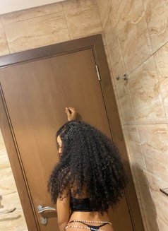 Maya - puta in Dubai Photo 5 of 6