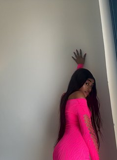 Maya - puta in Dubai Photo 1 of 6