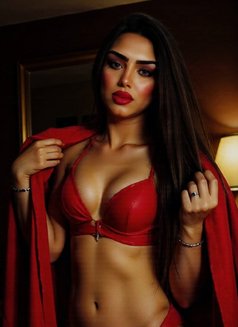 Maya - masseuse in Cairo Photo 5 of 14