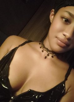 Maya - escort in Hanoi Photo 1 of 8