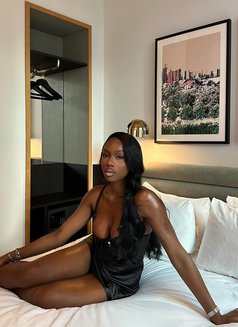 Maya - puta in Dubai Photo 1 of 5