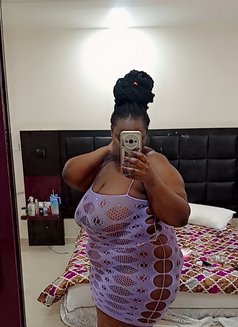 Maya - escort in Riyadh Photo 2 of 6